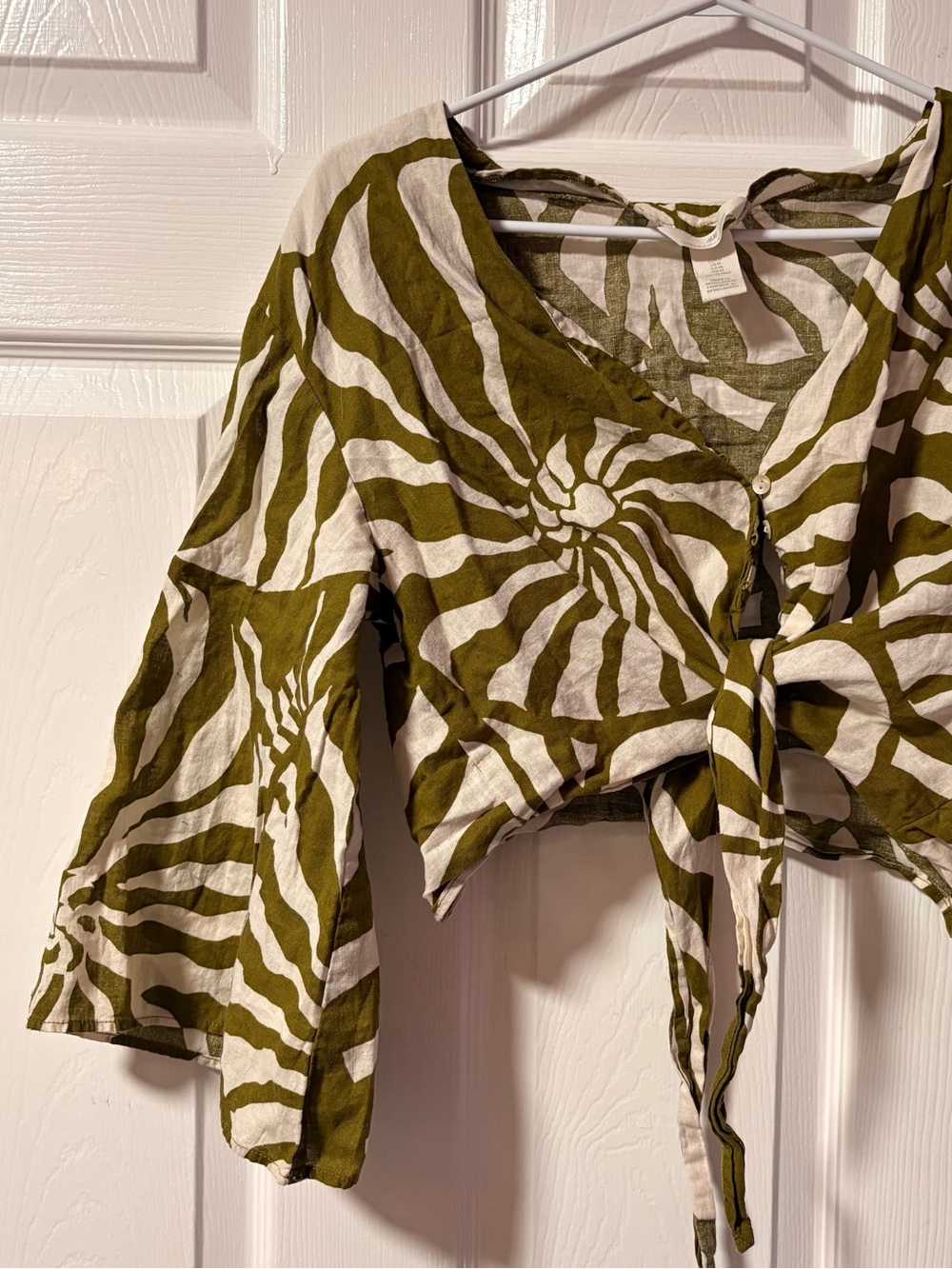 tiger stripped muted green flare crop tie top !